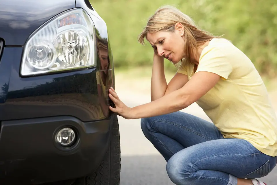Woman tensed after her car's tire turned flat